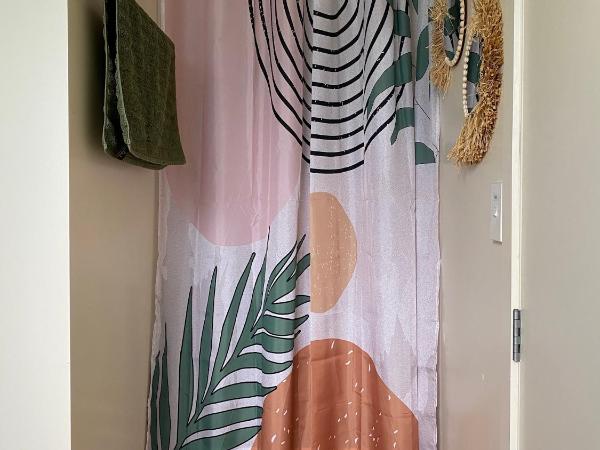The Willow Guest Suite : photo 10 de la chambre chambre double avec salle de bains privative