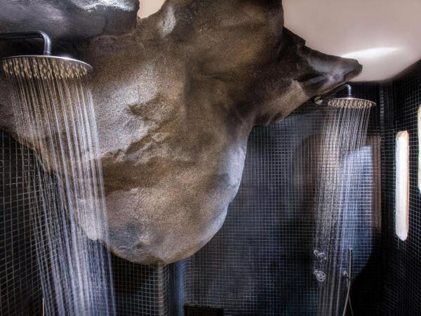 Athina Luxury Suites : photo 3 de la chambre suite troglodyte junior - vue sur caldeira