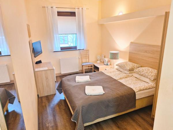 B & B Tomula : photo 1 de la chambre chambre double avec douche