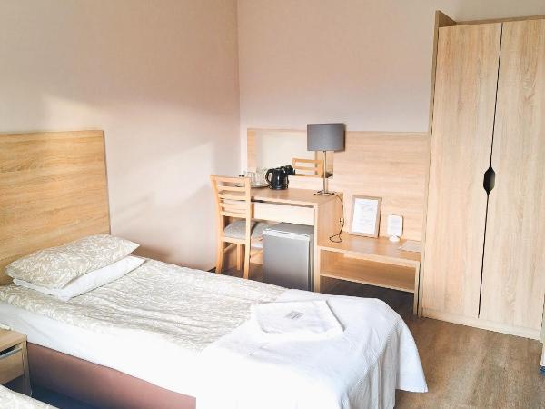 B & B Tomula : photo 2 de la chambre chambre double avec salle de bains privative