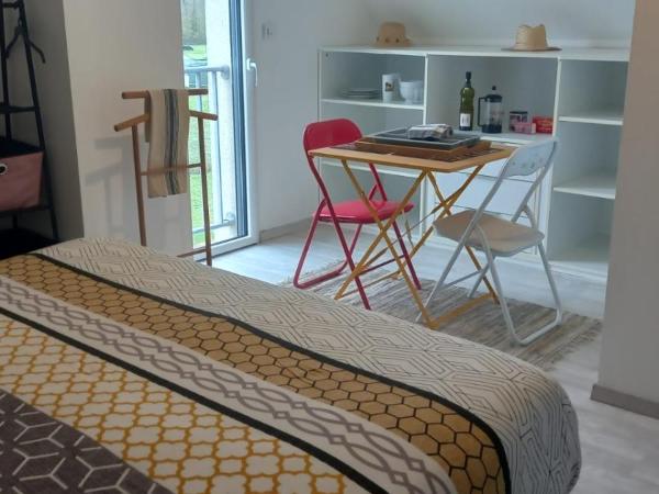 Chez Elisa : photo 4 de la chambre chambre double - vue sur jardin