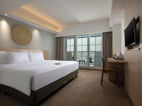 Aveta Hotel Malioboro : photo 2 de la chambre chambre de luxe avec balcon