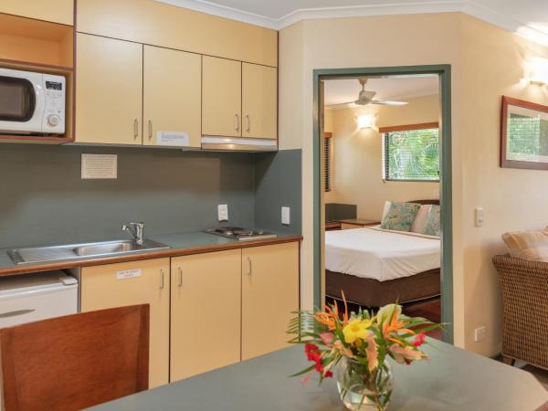 Bay Village Tropical Retreat & Apartments : photo 4 de la chambre suite 1 chambre