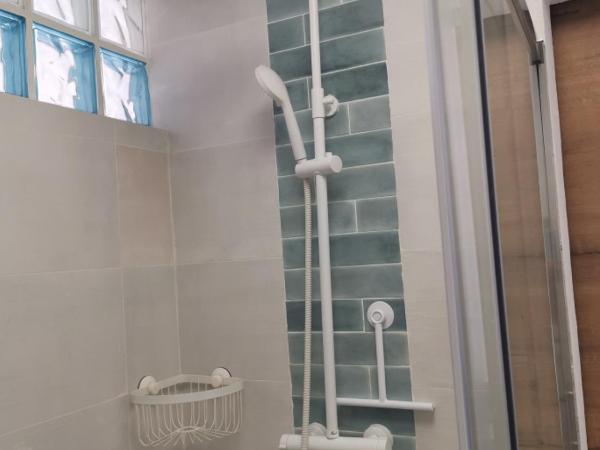 Relais Pollo Loco : photo 2 de la chambre chambre quadruple avec salle de bains