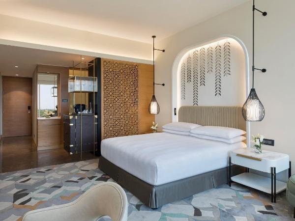 InterContinental Jaipur Tonk Road, an IHG Hotel : photo 9 de la chambre chambre lit king-size classique - vue sur piscine