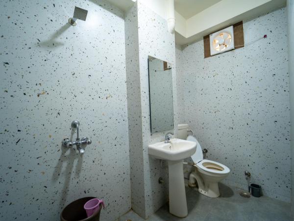 Hotel Siddhi Vinayak : photo 8 de la chambre chambre familiale