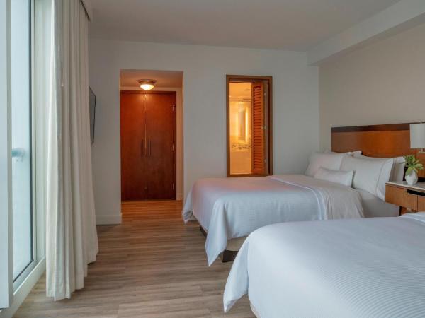 The Westin Fort Lauderdale Beach Resort : photo 1 de la chambre suite exécutive 1 chambre, 2 lits doubles, vue sur l'océan, chambre d'angle