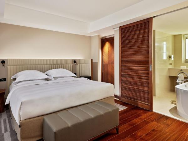 JW Marriott Hotel Frankfurt : photo 2 de la chambre grande suite king de luxe