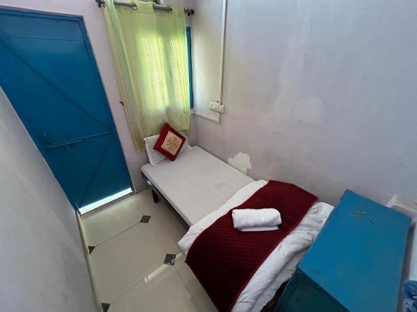 Ashish Guest House, Goverdhan Vilas : photo 2 de la chambre chambre simple Économique