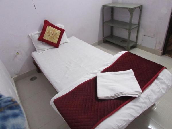 Ashish Guest House, Goverdhan Vilas : photo 5 de la chambre chambre simple deluxe