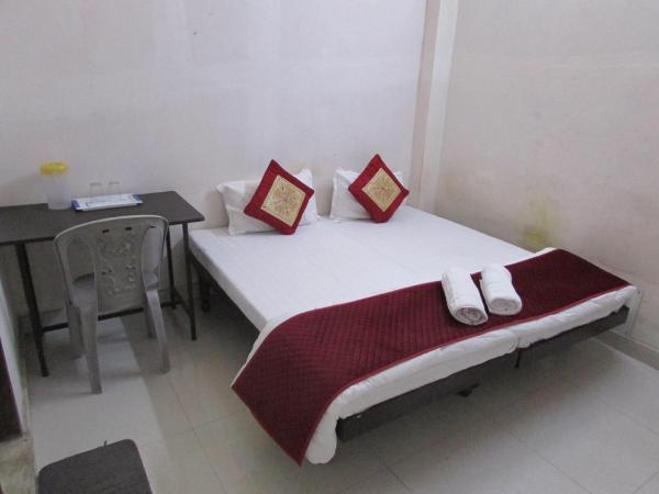 Ashish Guest House, Goverdhan Vilas : photo 3 de la chambre chambre double standard