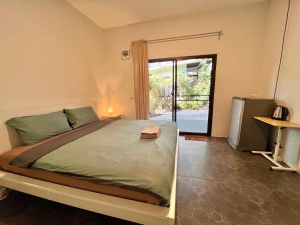 Sleep Inn - Lonely Beach : photo 2 de la chambre chambre double avec balcon