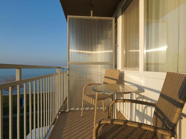 Plazs Hotel Siófok : photo 3 de la chambre chambre double – vue sur lac