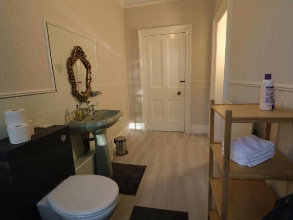 Mossley Hill Retreat : photo 6 de la chambre suite deluxe avec lit king-size