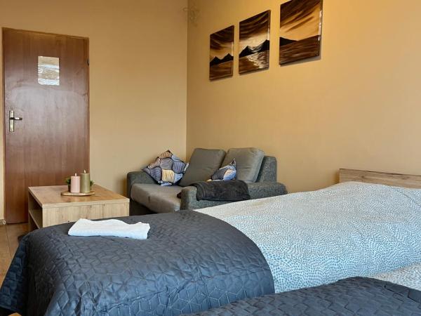 Gdynia Pokoje Blisko Morza i Centrum : photo 4 de la chambre chambre lits jumeaux avec salle de bains commune