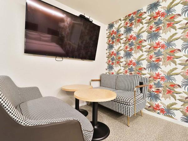 Jamsil Tomgi Hotel : photo 6 de la chambre suite room with 2 computers