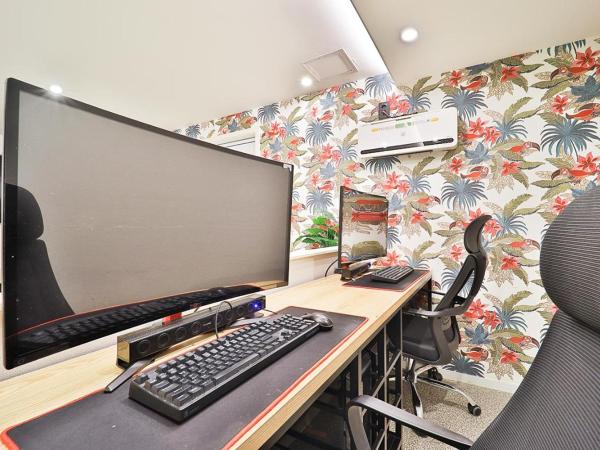 Jamsil Tomgi Hotel : photo 5 de la chambre suite room with 2 computers