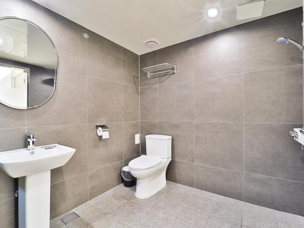 Jamsil Tomgi Hotel : photo 5 de la chambre standard double room with 2 computers