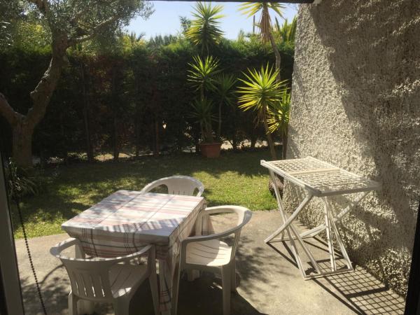 Paco Residence Benessere & Relax : photo 7 de la chambre studio avec vue sur jardin