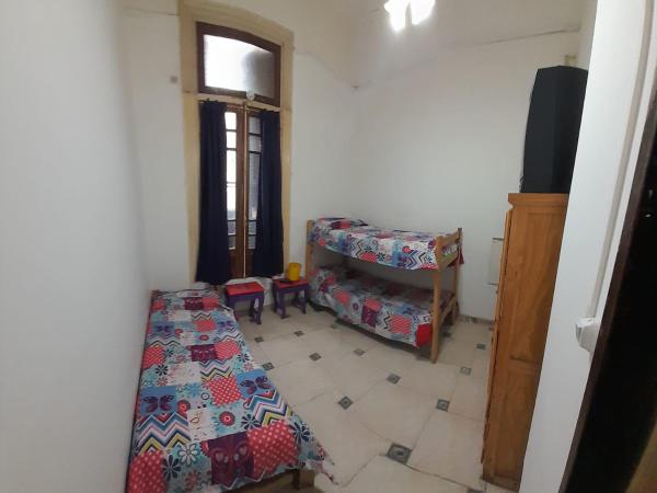 Hospedaje La Rana : photo 1 de la chambre chambre triple basique avec salle de bains commune