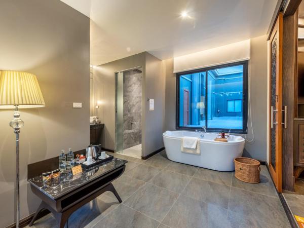 Phukalini Luxury Pool Villa & Onsen-SHA Plus Certified : photo 5 de la chambre jacuzzi de luxe