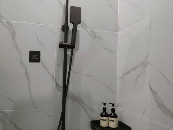 Shanghai Ange Hotel - Next to Longyang Road Subway Station, Near New Internatonal Expo Center : photo 4 de la chambre chambre supérieure lit queen-size