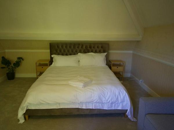 Mossley Hill Retreat : photo 6 de la chambre chambre familiale - vue sur jardin