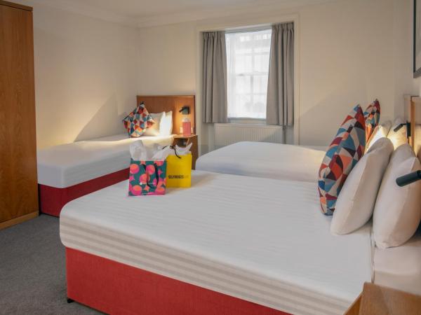 Queensway Hotel, Sure Hotel Collection by Best Western : photo 2 de la chambre chambre standard avec trois lits simples