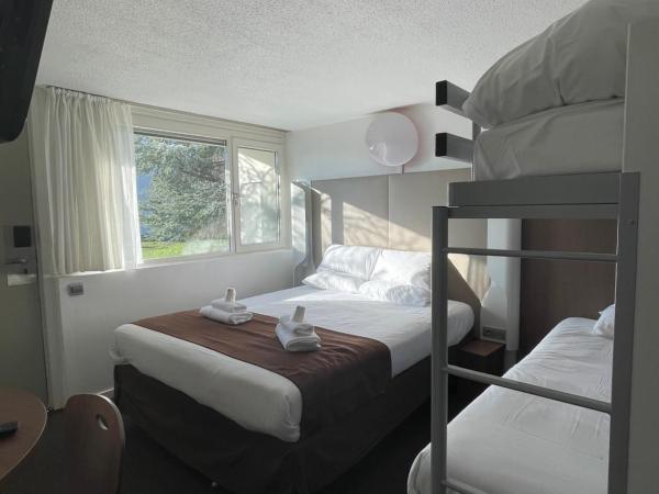 Campanile Troyes Sud - Buchères : photo 3 de la chambre chambre quadruple - 1 lit double et 2 lits superposés