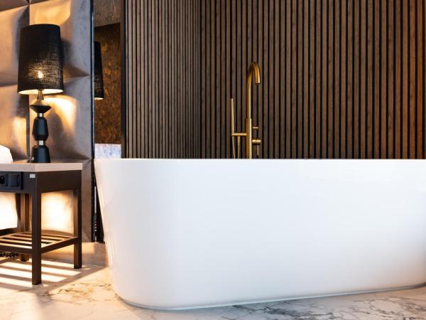 Art Suites Luxury Hotel : photo 6 de la chambre grande suite avec jacuzzi