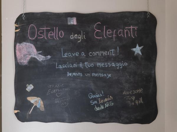 Ostello degli Elefanti : photo 3 de la chambre lit dans dortoir pour femmes de 8 lits avec salle de bains commune