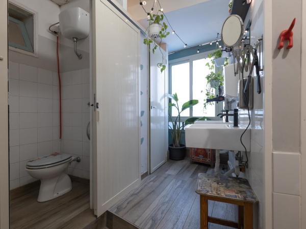 Ostello degli Elefanti : photo 9 de la chambre lit dans dortoir mixte de 4 lits avec salle de bains commune