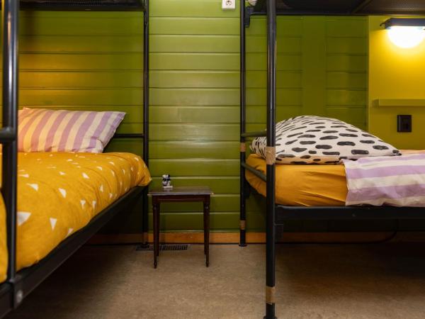 Hostel Ani&Haakien : photo 8 de la chambre lits superposés dans dortoir mixte de 12 lits