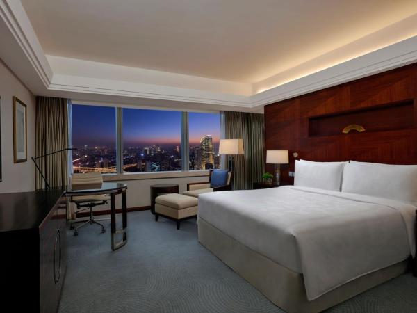 JW Marriott Shanghai at Tomorrow Square : photo 4 de la chambre chambre lit king-size - vue sur parc