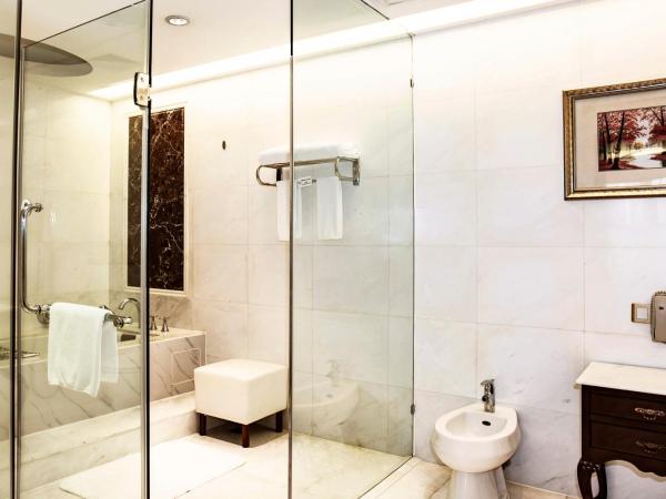 Crowne Plaza Hotel & Suites Landmark Shenzhen, an IHG Hotel - Nearby Luohu Border, Indoor heated swimming pool, Complimentary Welcome Drink : photo 1 de la chambre suite familiale