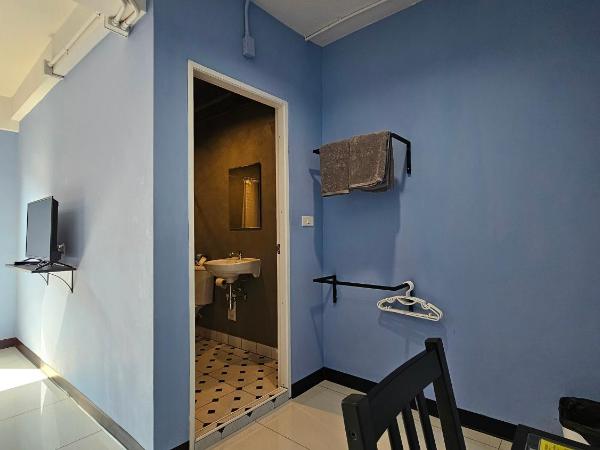 HOUSEMODE - BAANYAI @ Wongwian Yai : photo 3 de la chambre chambre double Économique