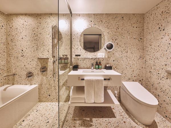 voco Osaka Central, an IHG Hotel : photo 1 de la chambre chambre d'angle premium lit king-size 