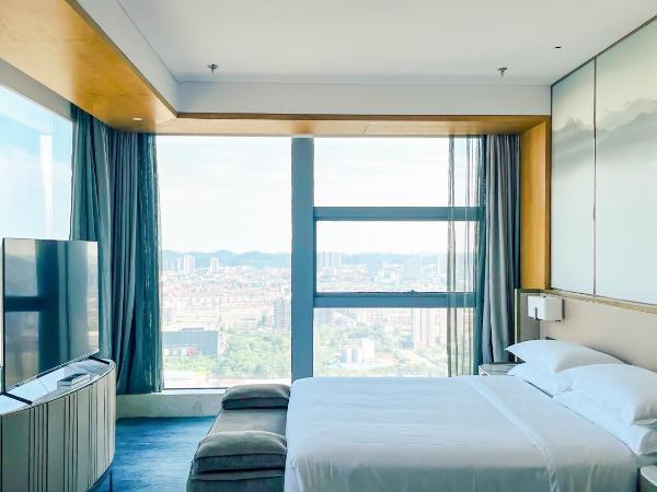 Four Points by Sheraton Wuhan, Jiangxia : photo 1 de la chambre suite premier 1 chambre avec lit king-size