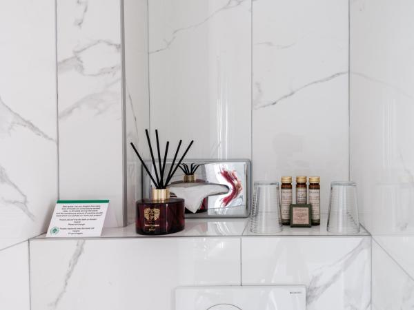 Hotel Minerve : photo 8 de la chambre chambre double supérieure