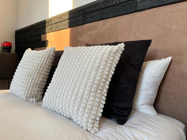 White Castle - Charleroi Airport : photo 2 de la chambre chambre double deluxe avec baignoire