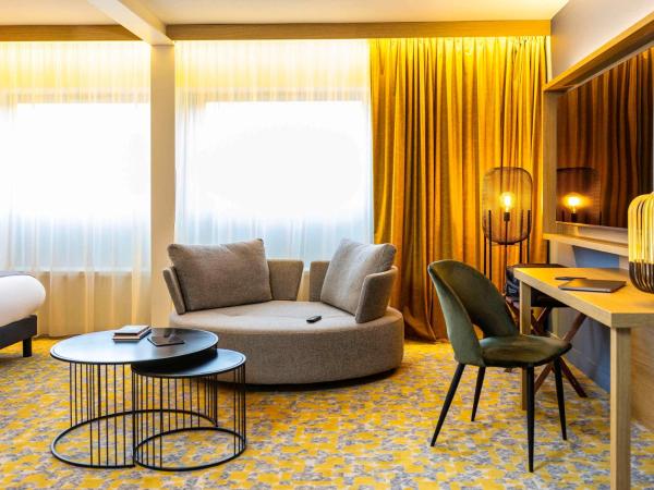Mercure Agen Centre : photo 3 de la chambre chambre double privilège avec vue sur la piscine 