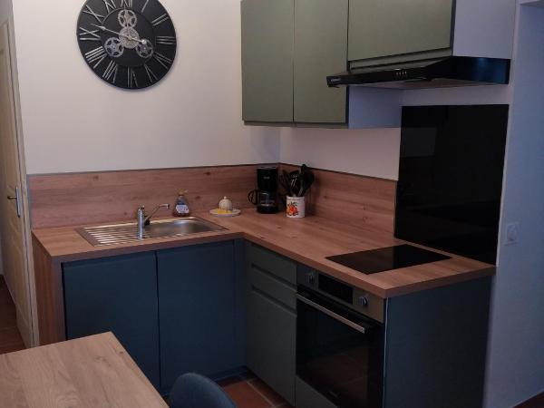 Mas de la Sauline : photo 4 de la chambre appartement - vue sur jardin