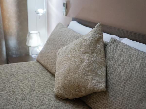 SalernoPrestige rooms : photo 6 de la chambre chambre double