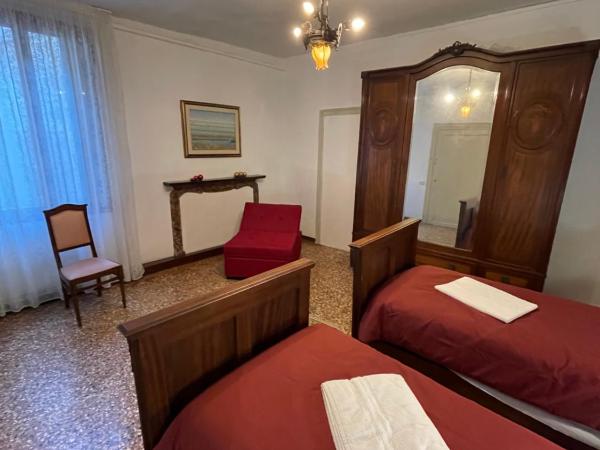 Lions Venice Guest house : photo 1 de la chambre chambre double ou lits jumeaux deluxe - vue sur ville