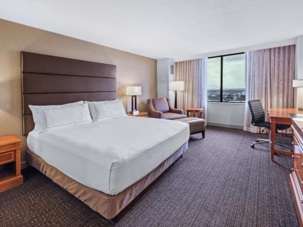 Hilton Salt Lake City Center : photo 8 de la chambre chambre lit king-size - vue sur montagne