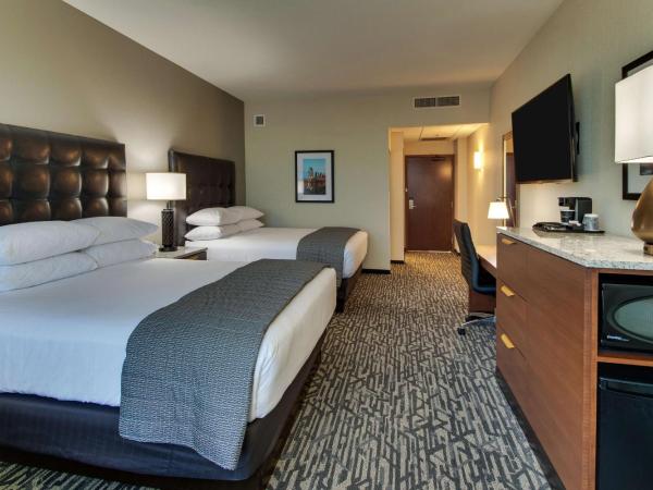 Drury Plaza Hotel Nashville Downtown : photo 5 de la chambre chambre deluxe avec 2 lits queen-size