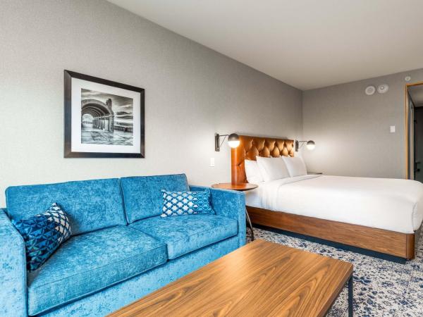 Four Points by Sheraton Kelowna Airport : photo 10 de la chambre premium deluxe, 1 king, 1 sofa bed