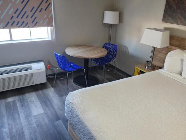 Days Inn & Suites by Wyndham Tucson/Marana : photo 6 de la chambre suite studio lit king-size - non-fumeurs