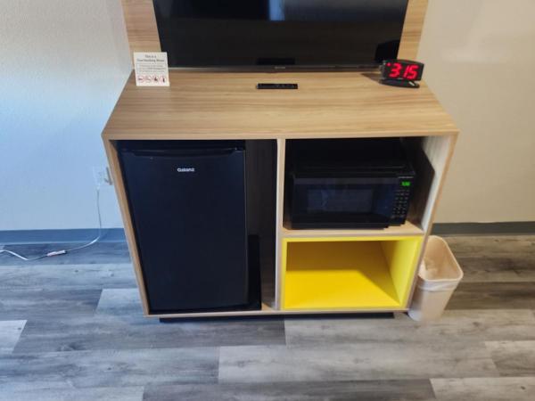 Days Inn & Suites by Wyndham Tucson/Marana : photo 3 de la chambre suite lit queen-size – non-fumeurs