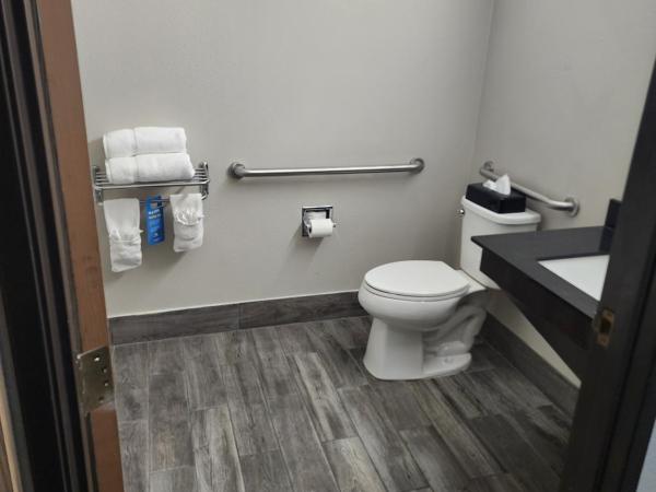 Days Inn & Suites by Wyndham Tucson/Marana : photo 6 de la chambre chambre lit king-size avec baignoire - accessible aux personnes à mobilité réduite - non-fumeurs